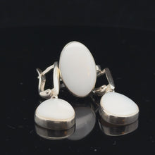 Загружайте и воспроизводите видео в средстве просмотра галереи Комплект Кахолонг кольцо 15,5 размер, серьги 3 см ; серебро 925
