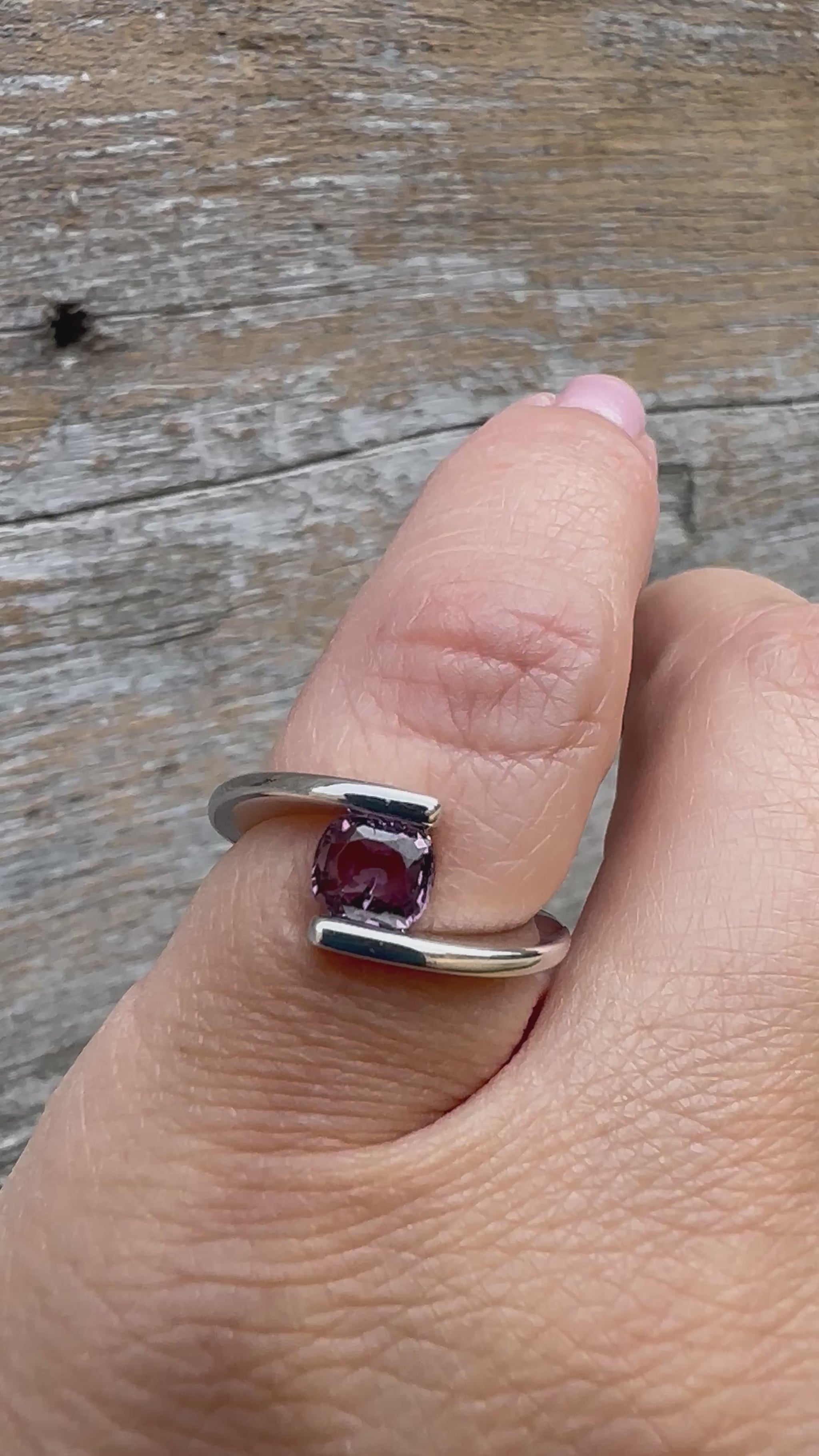 Spinel Ring Gold 585 Size 17 2 ct