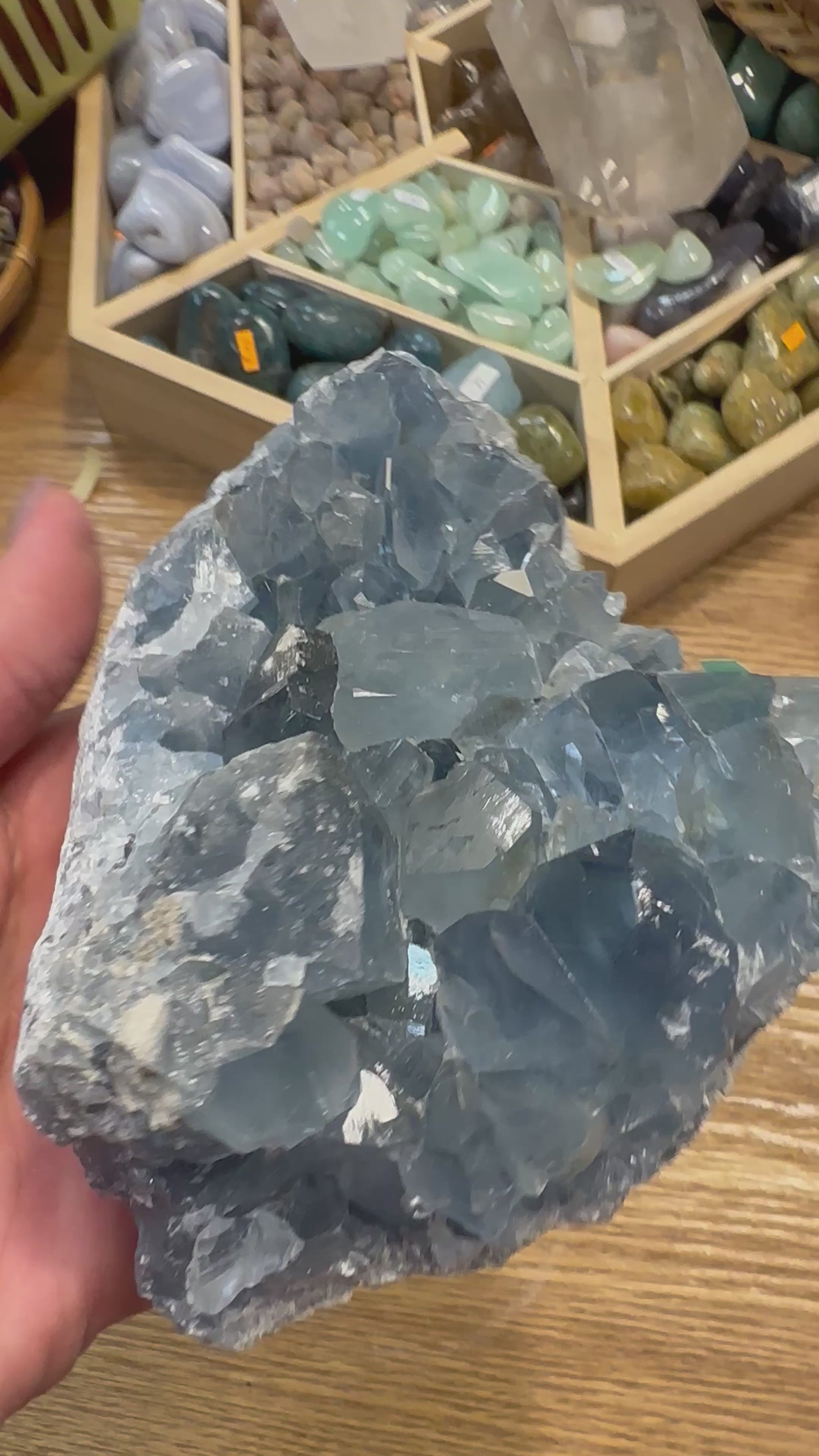 Celestine Druze 170 g 17 × 9 × 7 cm