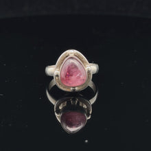 Загружайте и воспроизводите видео в средстве просмотра галереи Кольцо Турмалин розовый  16,5 размер 5 гр ; серебро 925
