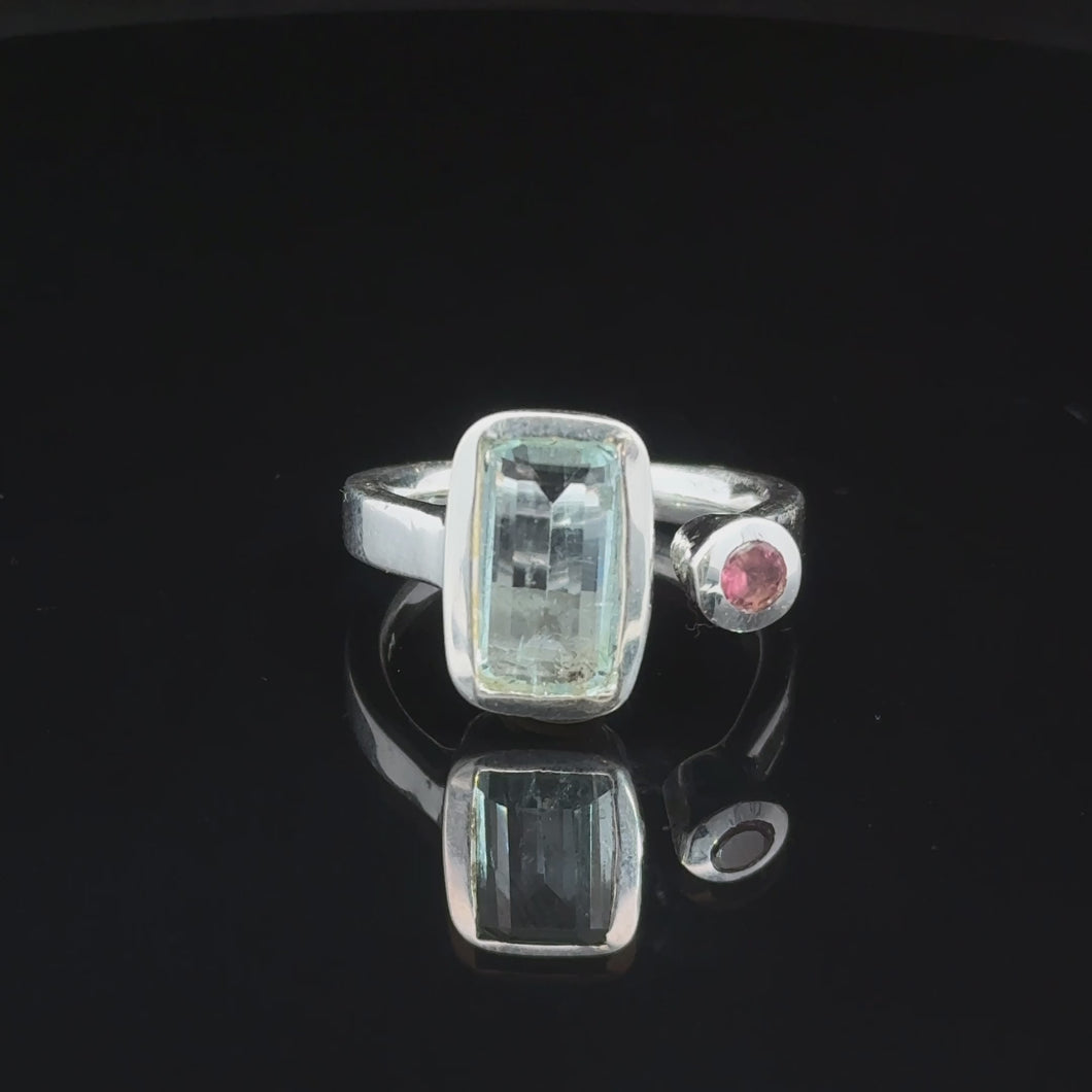 Кольцо аквамарин, турмалин  17,5 размер ; 7 гр  камень 12 мм на 10 мм серебро 925