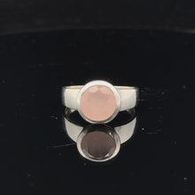 Загружайте и воспроизводите видео в средстве просмотра галереи Rose Quartz Ring Silver 925 Size 17
