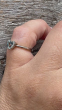 Load and play video in Gallery viewer, Ring Aquamarine 0.45 carat in gold 585
