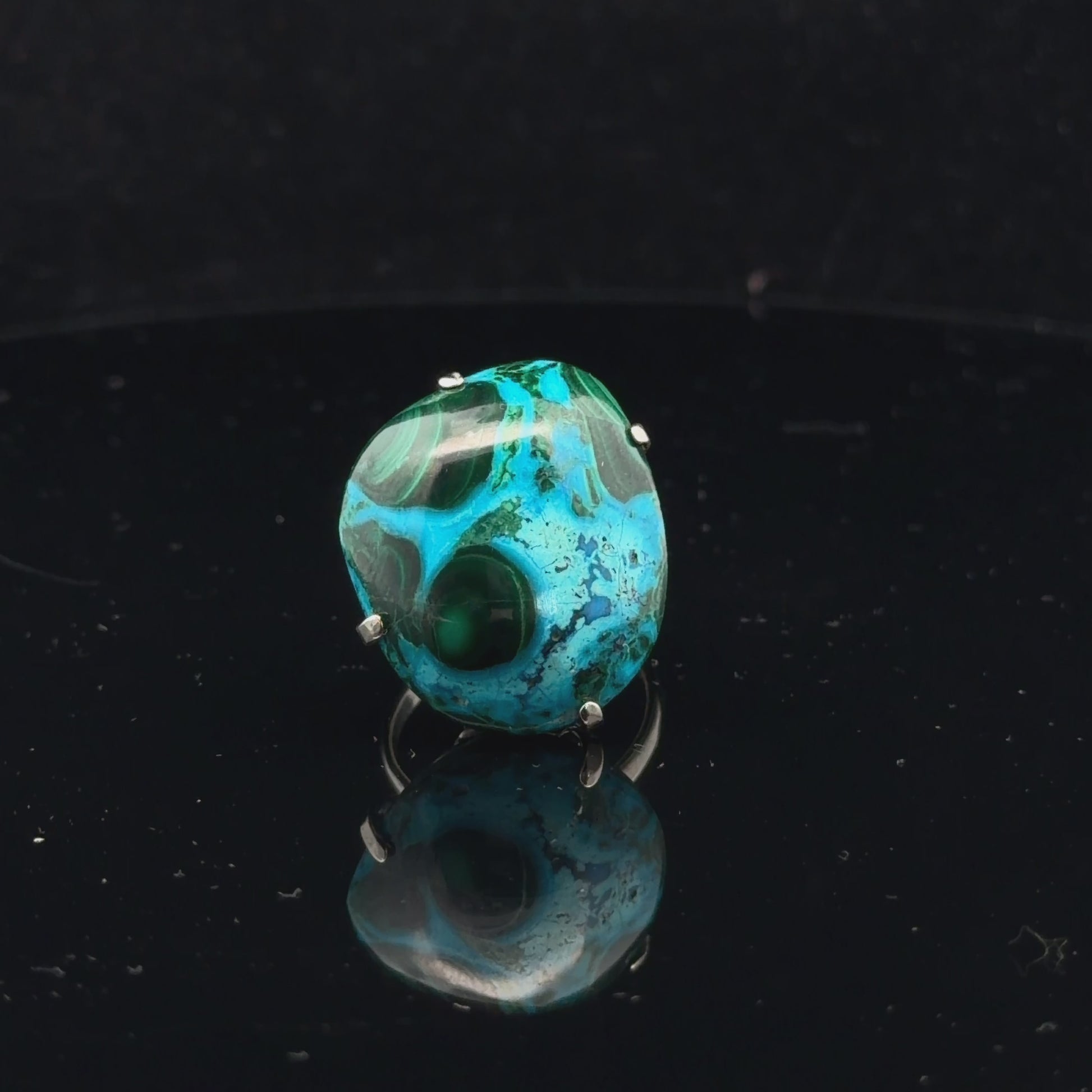 Chrysocolla Ring 17.5 Stone 2×2 cm Nickel Silver