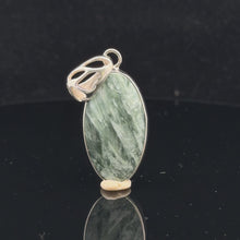 Загружайте и воспроизводите видео в средстве просмотра галереи Seraphinite Pendant 4 cm Silver 925

