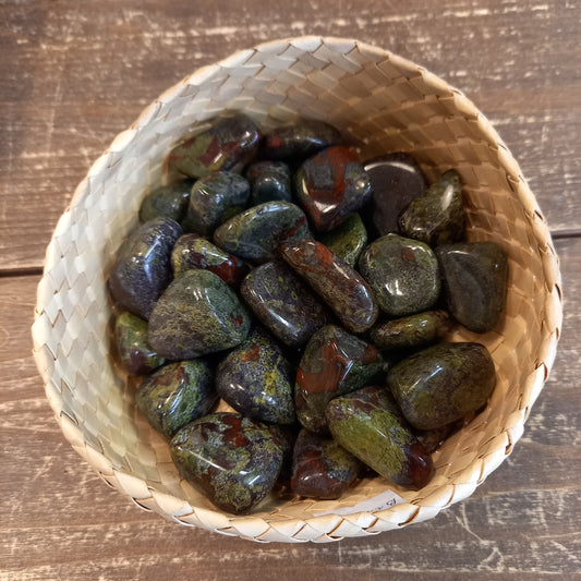 Red Jasper with Epidote Processed Stone 15-20 g 3-2.5 cm