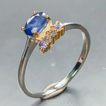 Загрузить изображение в средство просмотра галереи, Серебряное кольцо с натуральным синим сапфиром, размер камня 6×4, вес 1.6 г, размер 17.5, 925 пробы
