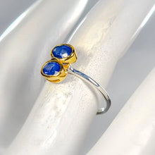 Загрузить изображение в средство просмотра галереи, Серебряное кольцо с натуральным синим сапфиром, размер камня 6×4, вес 1.8 г, размер 17.5, 925 пробы
