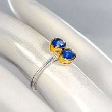 Загрузить изображение в средство просмотра галереи, Серебряное кольцо с натуральным синим сапфиром, размер камня 6×4, вес 1.8 г, размер 17.5, 925 пробы

