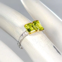 Загрузить изображение в средство просмотра галереи, Peridot Ring Silver 925 Natural Gemstone Size 17 2.2 g
