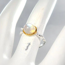 Загрузить изображение в средство просмотра галереи, Кольцо Одуляр  (лунный камень)
