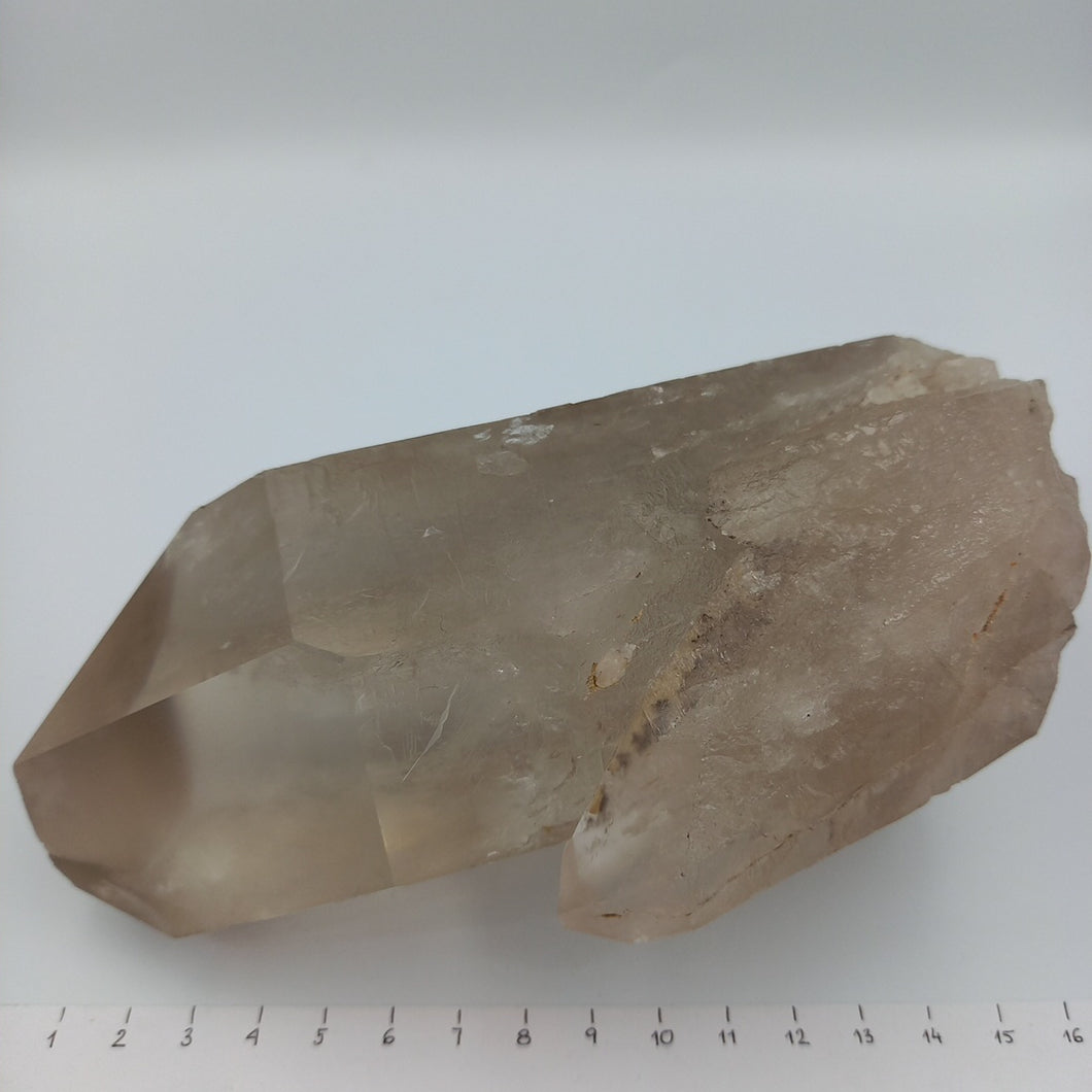 Quartz, 1350g, 17×10×8cm, m30