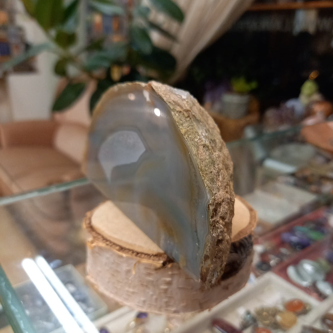 Agate Geode 545 g 7 cm