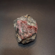 Lejupielādēt attēlu galerijas skatītājā, Eidialīts 125g, 7x4x3cm
