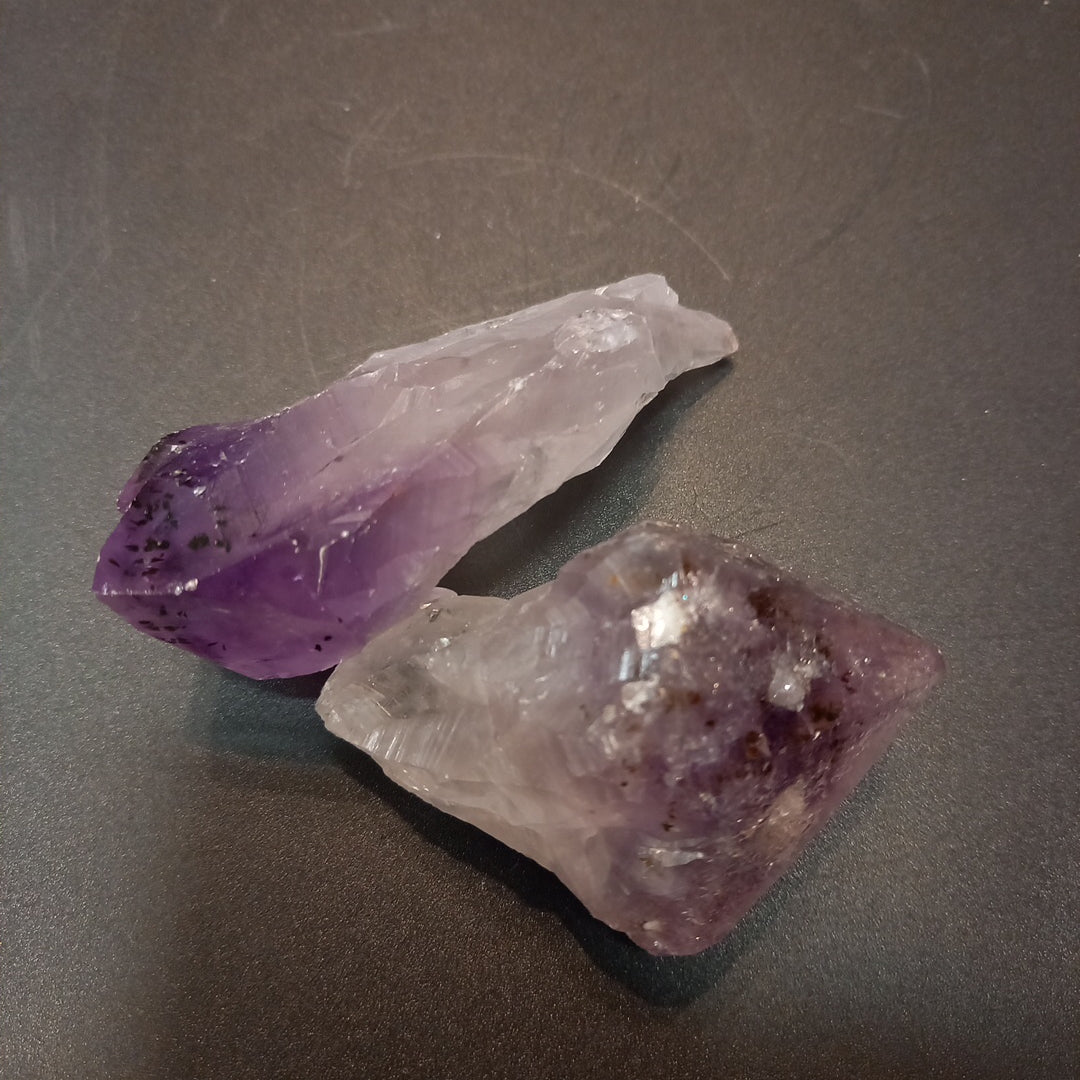 Amethyst 85 g 4 × 7 × 2 cm