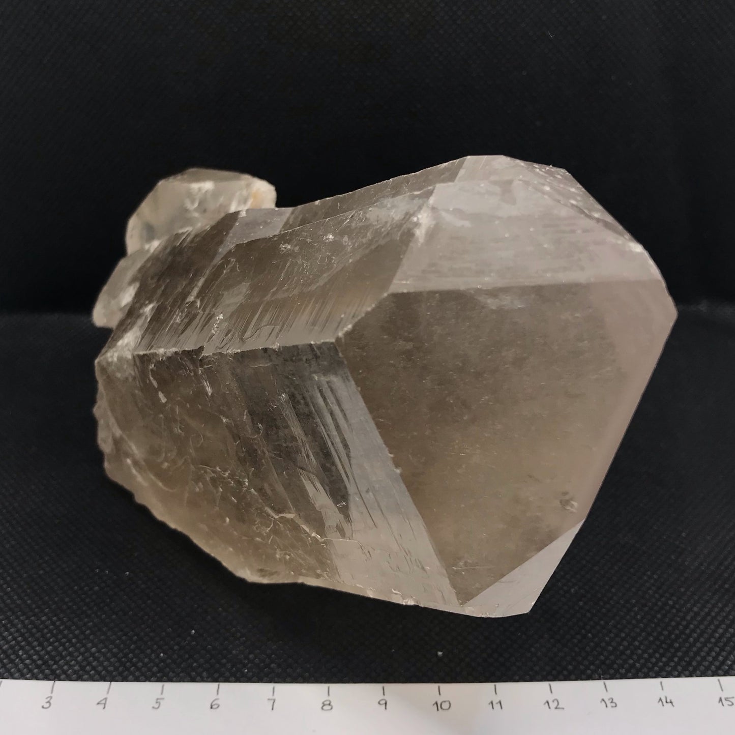 Smoky Quartz Crystal 1135 g 17 × 9 × 7 cm