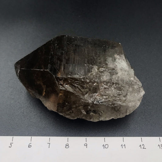 Smoky Quartz 135 g 8 × 6 × 3 cm