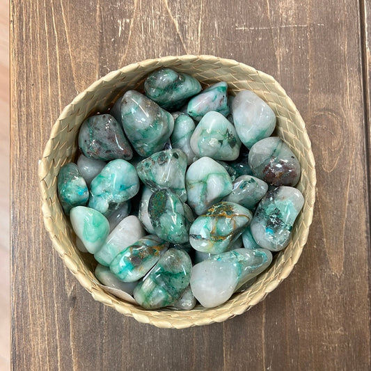 Dioptase in Quartz 30 mm 16 g